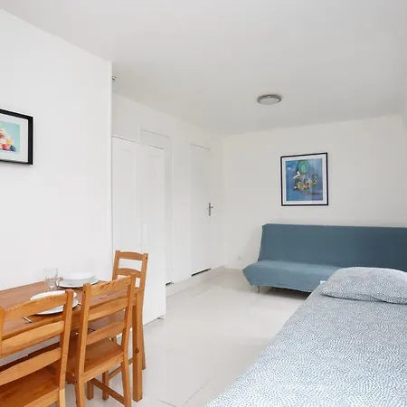 Appartement Bourget Rer 2eme Droite